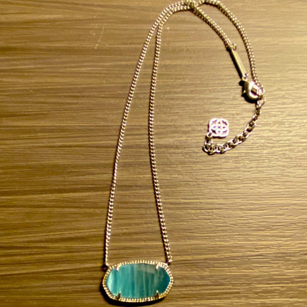 Kendra Scott Dylan Necklace. Blue Catseye Stones Silver Hardware